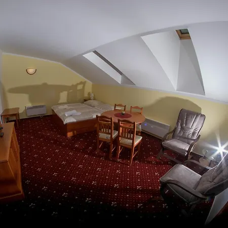 Cs Robin Oil Apartment